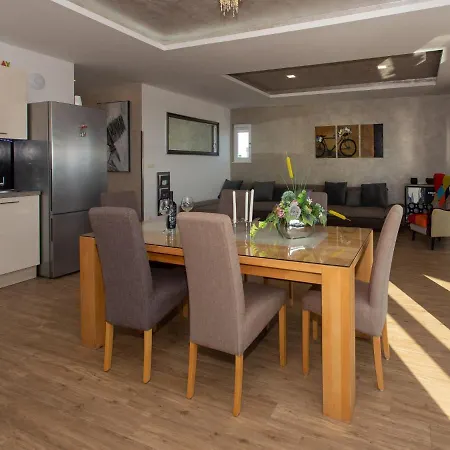Apartment Aqua
